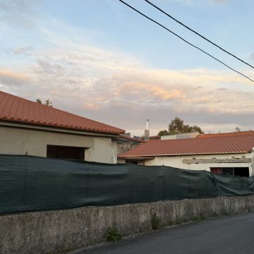 Ivan Lugo - Gondomar - Küchenarbeitsplatte montieren