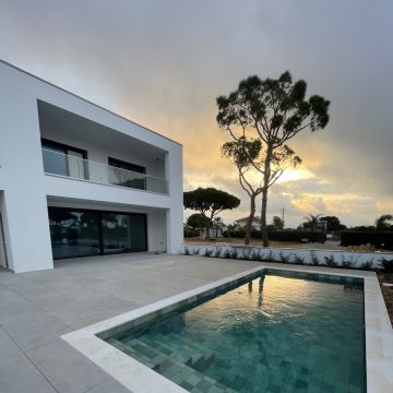Maicon Douglas - Albufeira - Floor Tiling