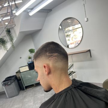Felippe LK - Loures - Peluqueros y maquilladores