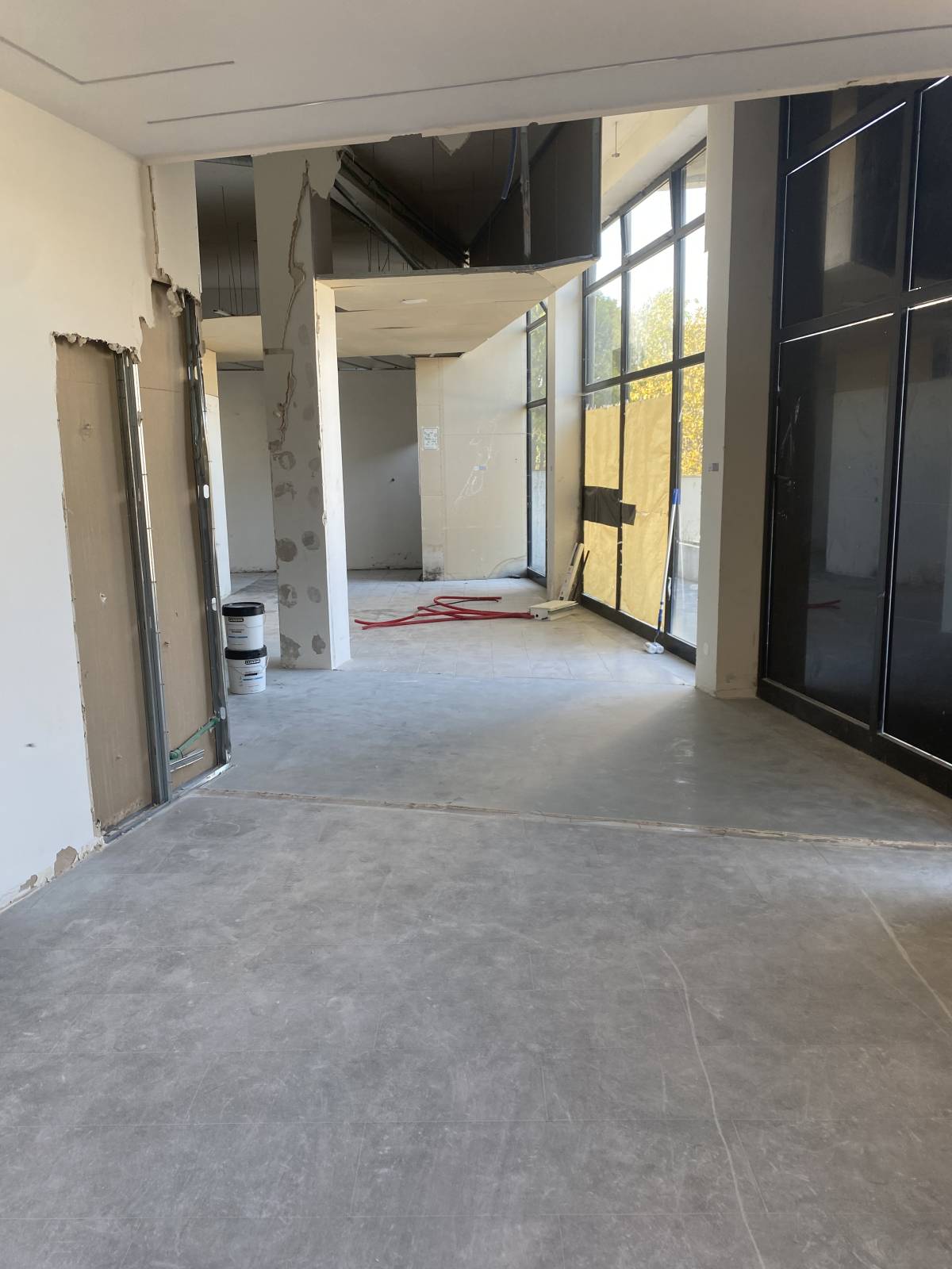 LIMPA TUDO - Matosinhos - Interior Wall Addition