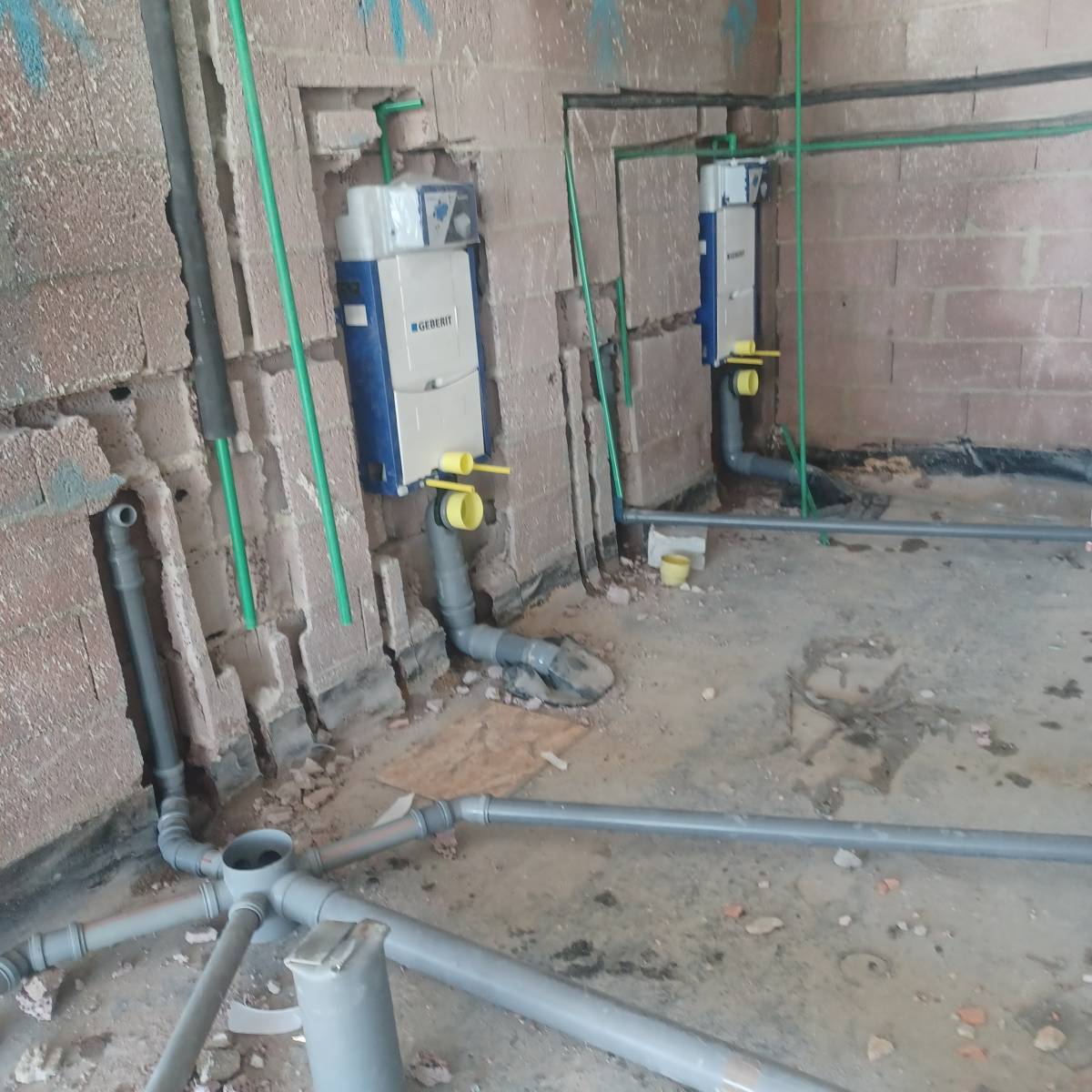 Álvaro Lopes - Vila Nova de Famalicão - Outdoor Plumbing Repair or Maintenance