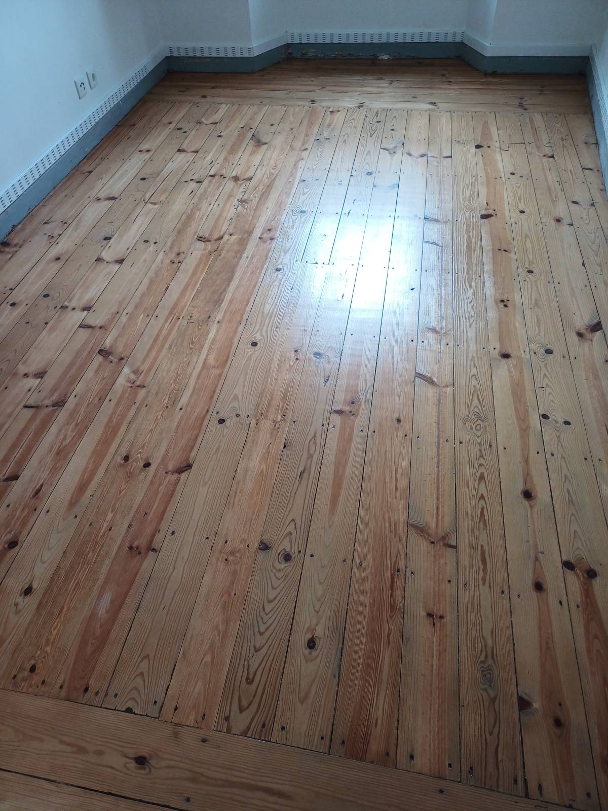 Alcindo Monginho - Évora - Vinyl or Linoleum Installation