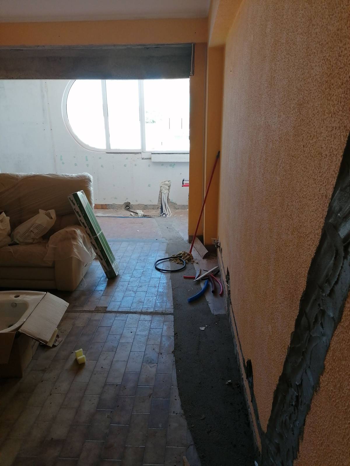 C.F.REMODELAÇOES - Almada - Construção ou Remodelação de Escadas e Escadarias