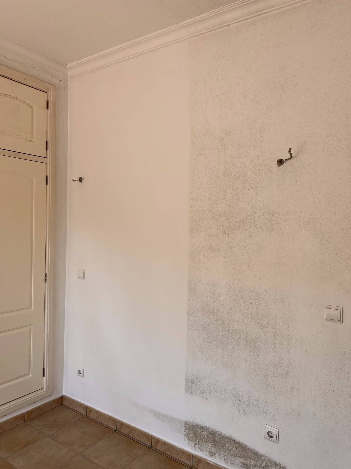 FLARIS - Controlo de Humidade | Pintura | Impermeabilização | Limpeza de Estofos - Algarve - Faro - Lavagem à Pressão