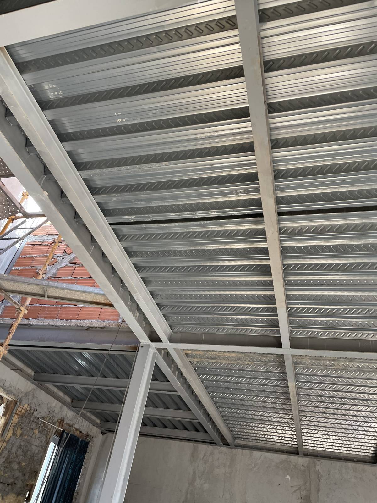 Metaltrom - Sintra - Materialverarbeitung