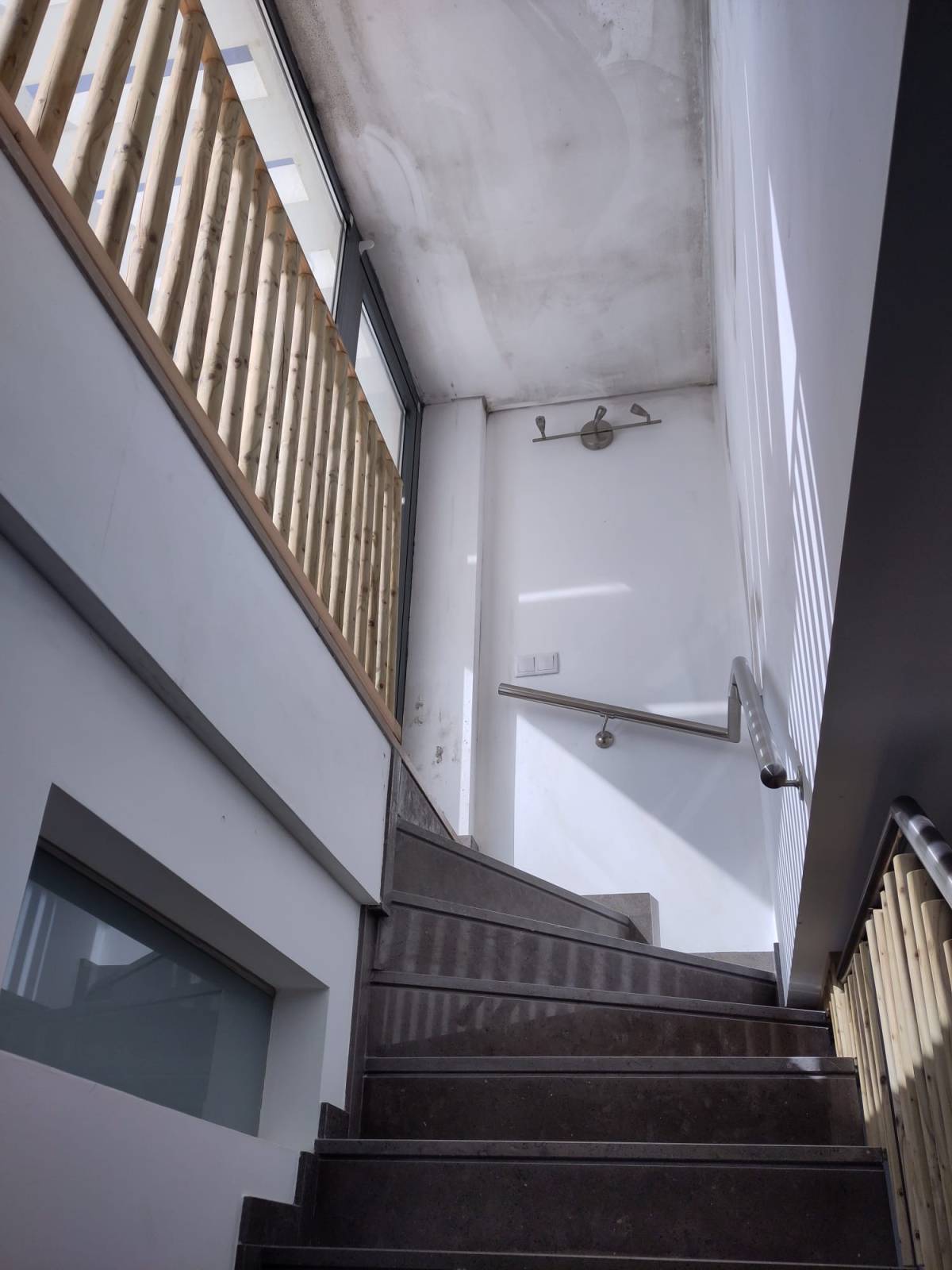 FLARIS - Controlo de Humidade | Pintura | Impermeabilização | Limpeza de Estofos - Algarve - Faro - Impermeabilização da Casa