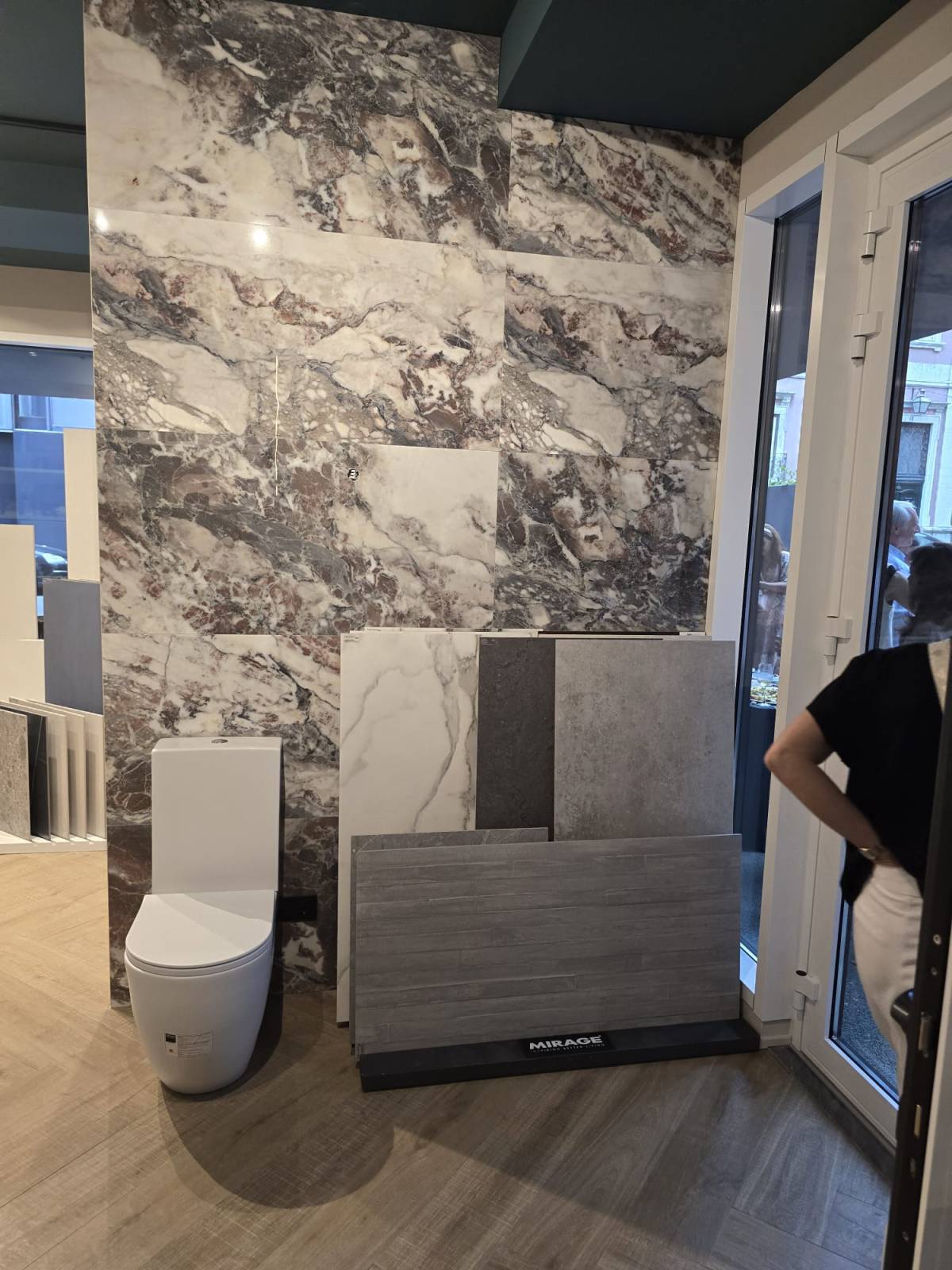 DOMSTROIUZ, UNIPESSOAL LDA - Loures - Kitchen Remodel