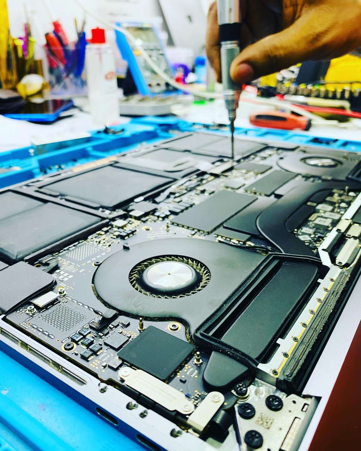 Nishant Purohit - Sintra - Apple Computer Repair