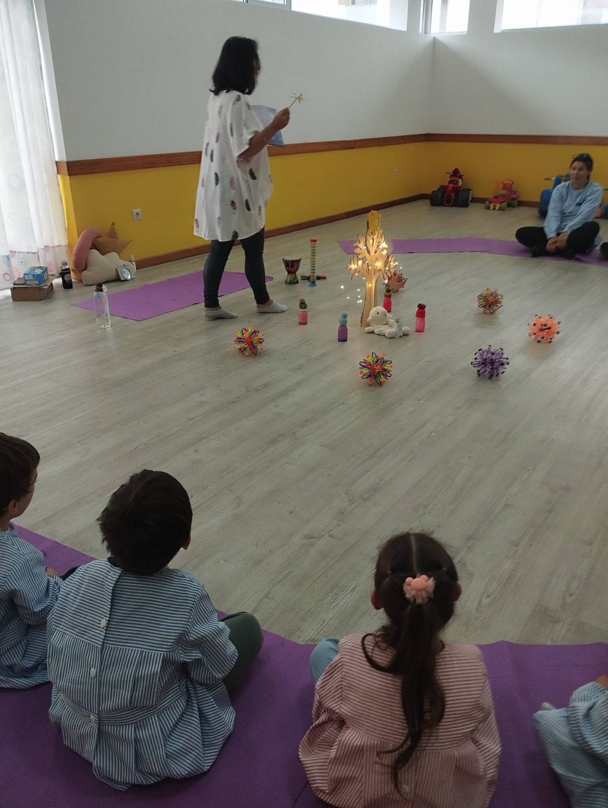 Vânia Lourenço (Histórias de Embalar) - Porto - Meditation Instruction