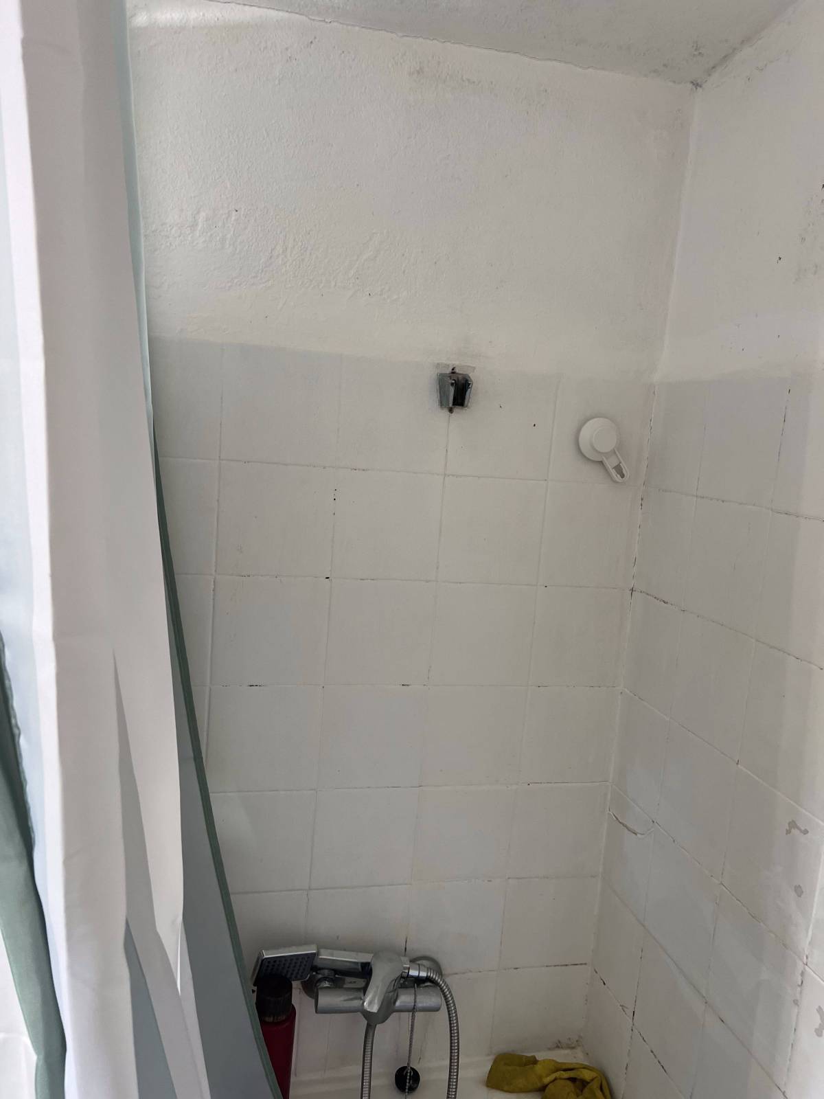 FLARIS - Controlo de Humidade | Pintura | Impermeabilização | Limpeza de Estofos - Algarve - Faro - Reparação de Papel de Parede