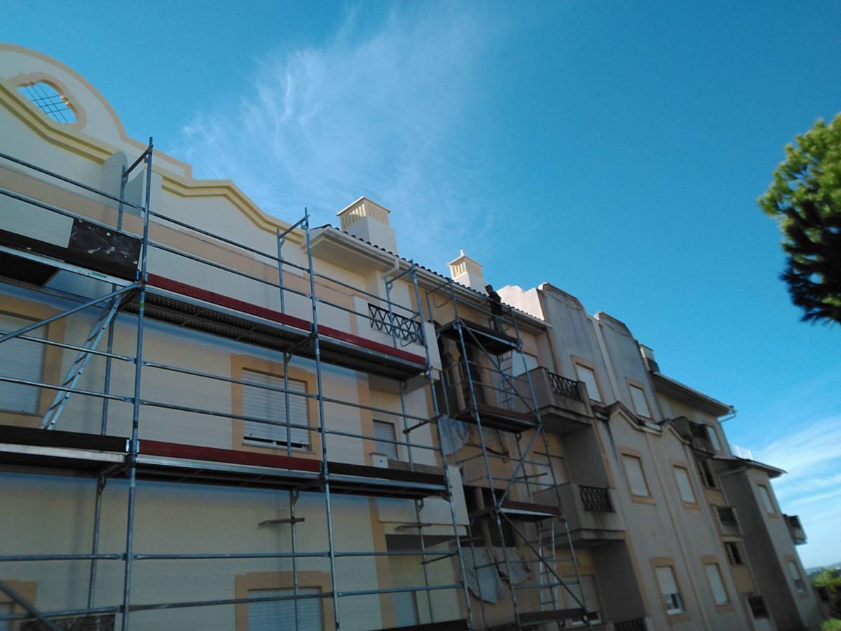 C.F.REMODELAÇOES - Almada - Construção de Parede Interior