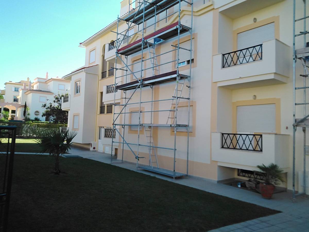 C.F.REMODELAÇOES - Almada - Construção de Muro