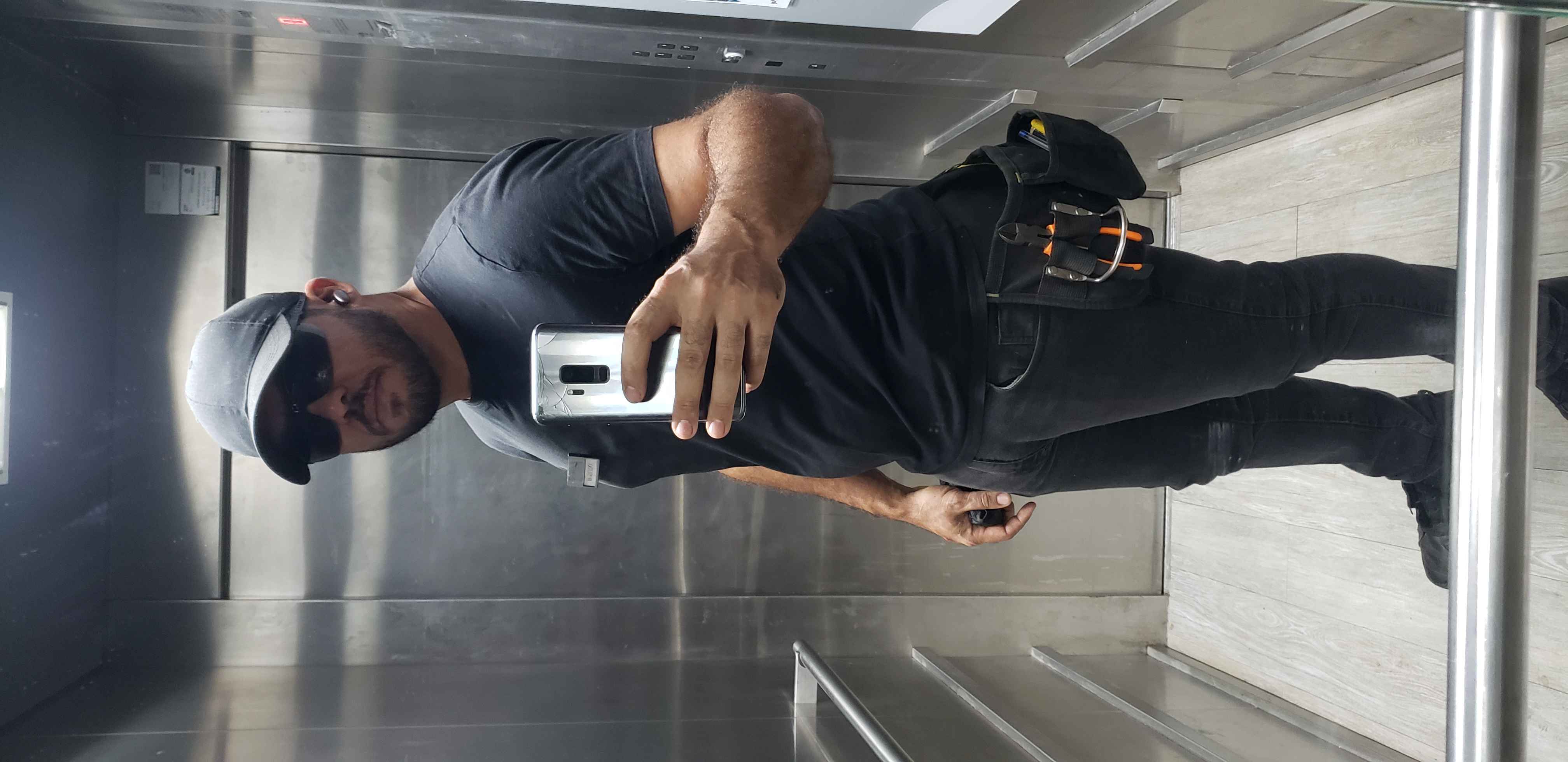 Anderson Silva - Albufeira - Installation eines Stromgenerators