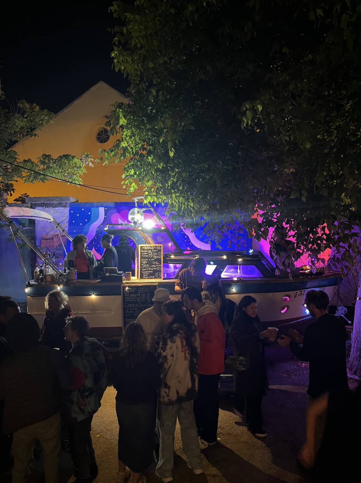 Barco Party Food Truck - Lisboa - Alquiler de equipos de iluminación para eventos