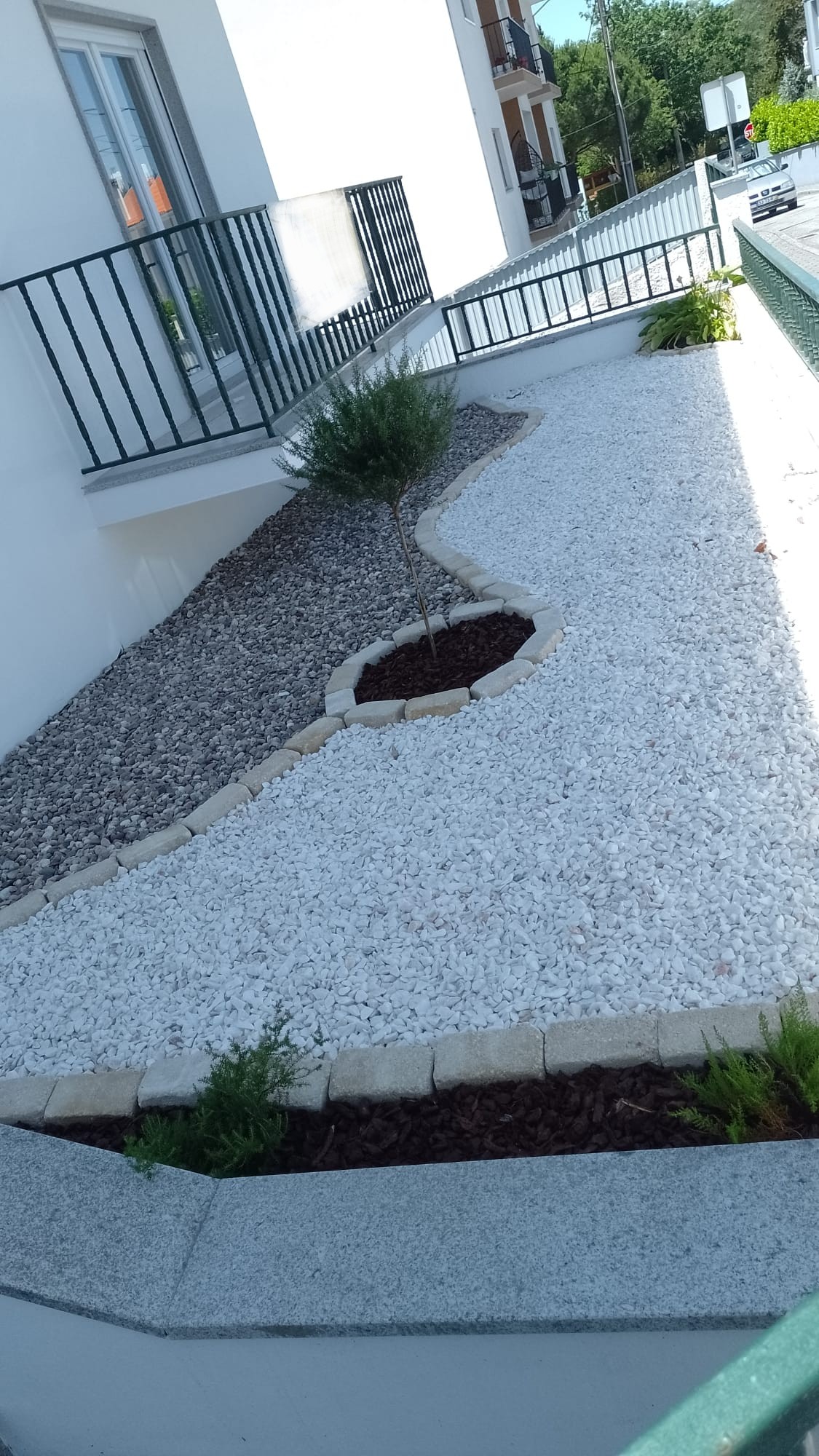 Moraes - Guarda - Stone or Tile Flooring Installation