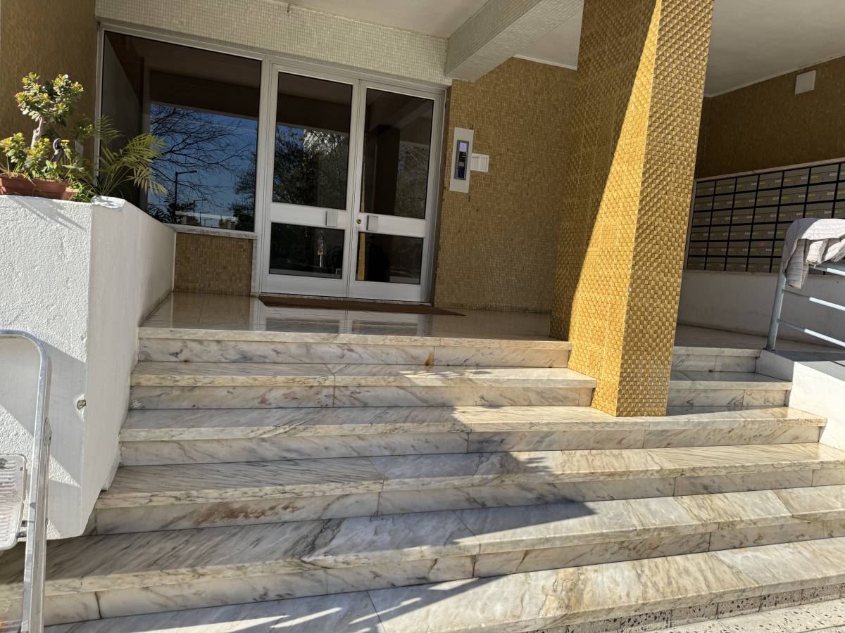 AF limpezas de condomínios escritórios fins de obra - Loures - Hausputz