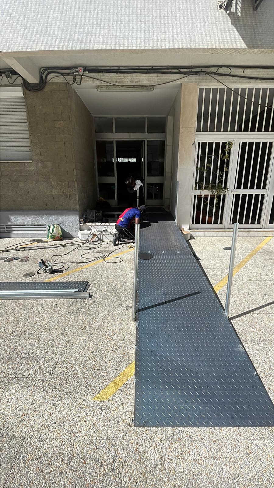 Metalobra - Sintra - Reparação de Portão de Garagem