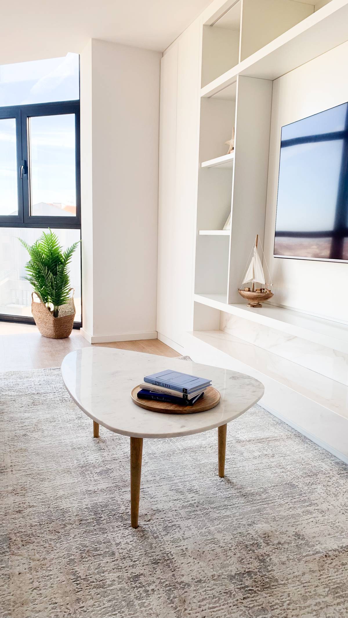 Fi Ferrari - Maia - Home Organizing