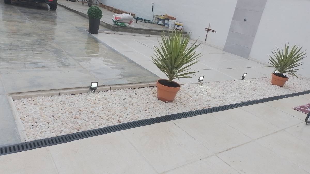 Lopes Soares construtora e remodelação. - Oeiras - Instalación o reemplazo de la puerta del garaje