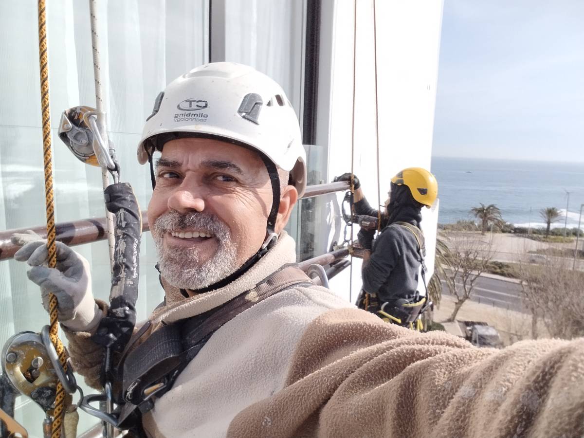 DINIZ WORKTEC SERVICOS ESPECIALIZADOS EM ALTUTA - Setúbal - Asbestos Removal
