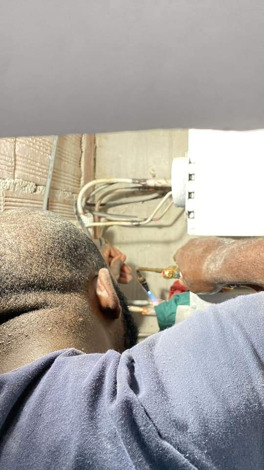 João Manuel - Sintra - Bathroom Fan Installation or Replacement