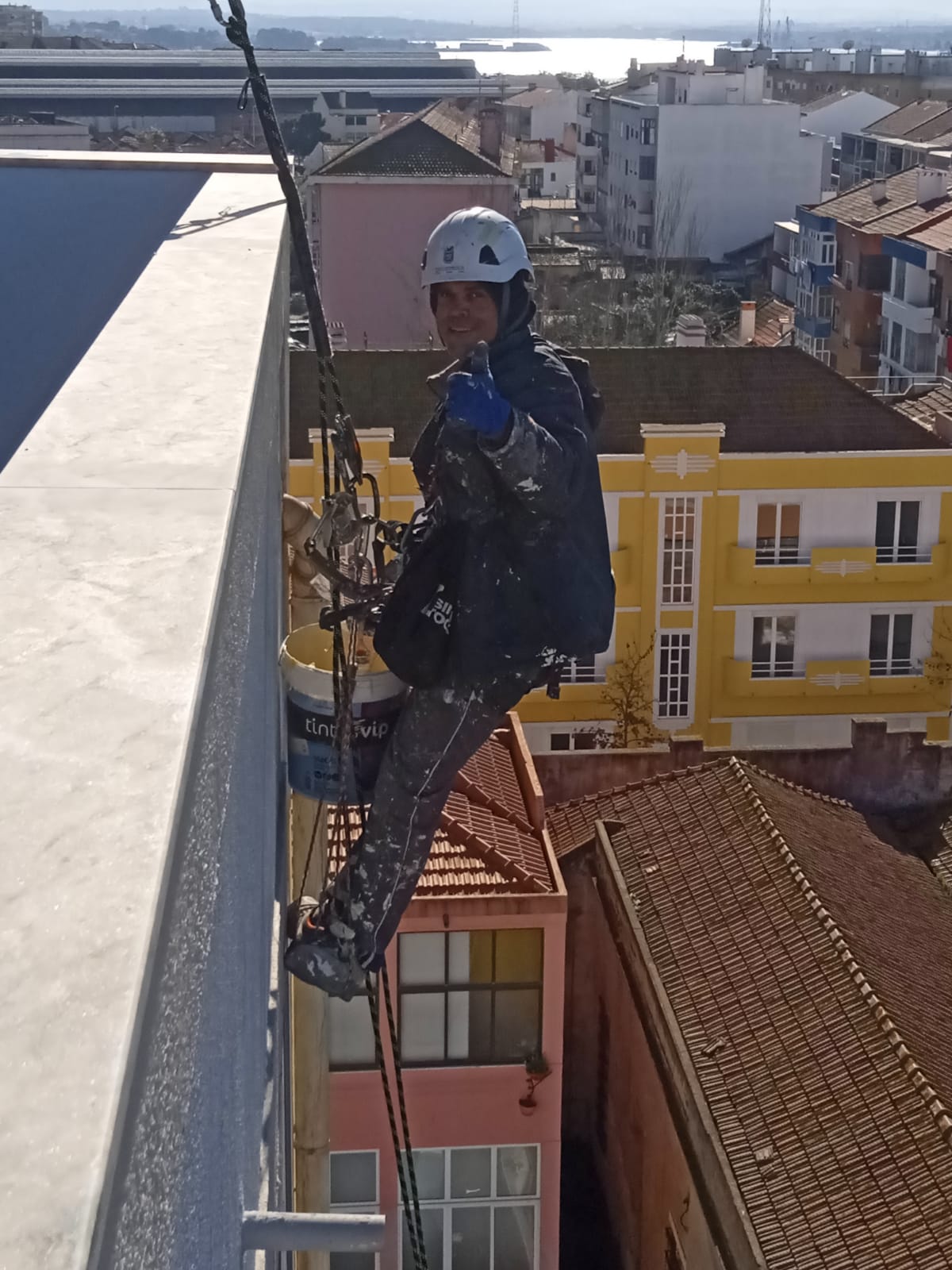 DINIZ WORKTEC SERVICOS ESPECIALIZADOS EM ALTUTA - Setúbal - Roof Cleaning