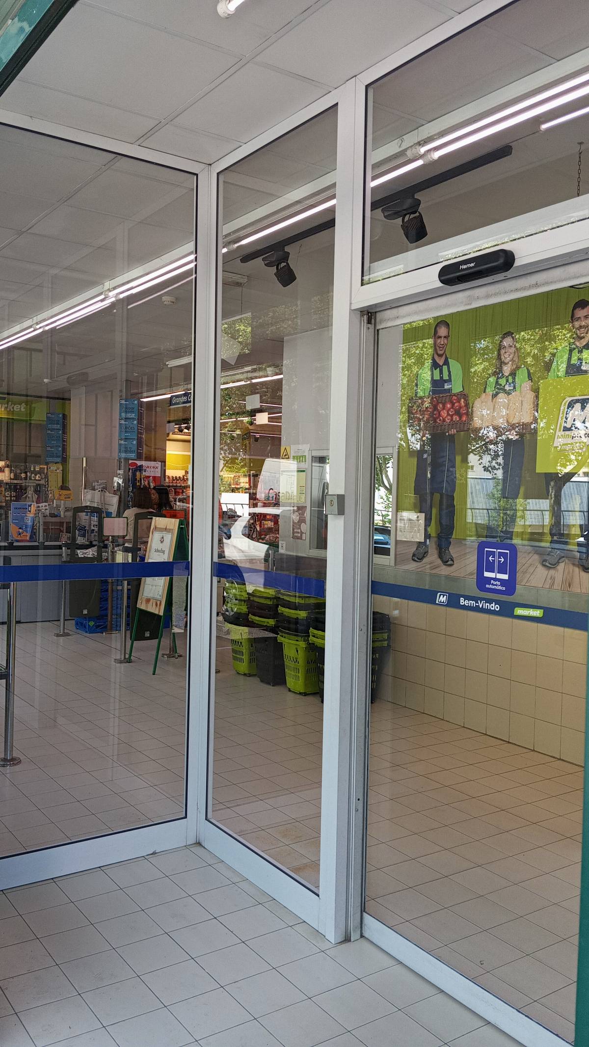 Kairóscleaningservice seus vidros brilhantes - Bragança - Reinigung