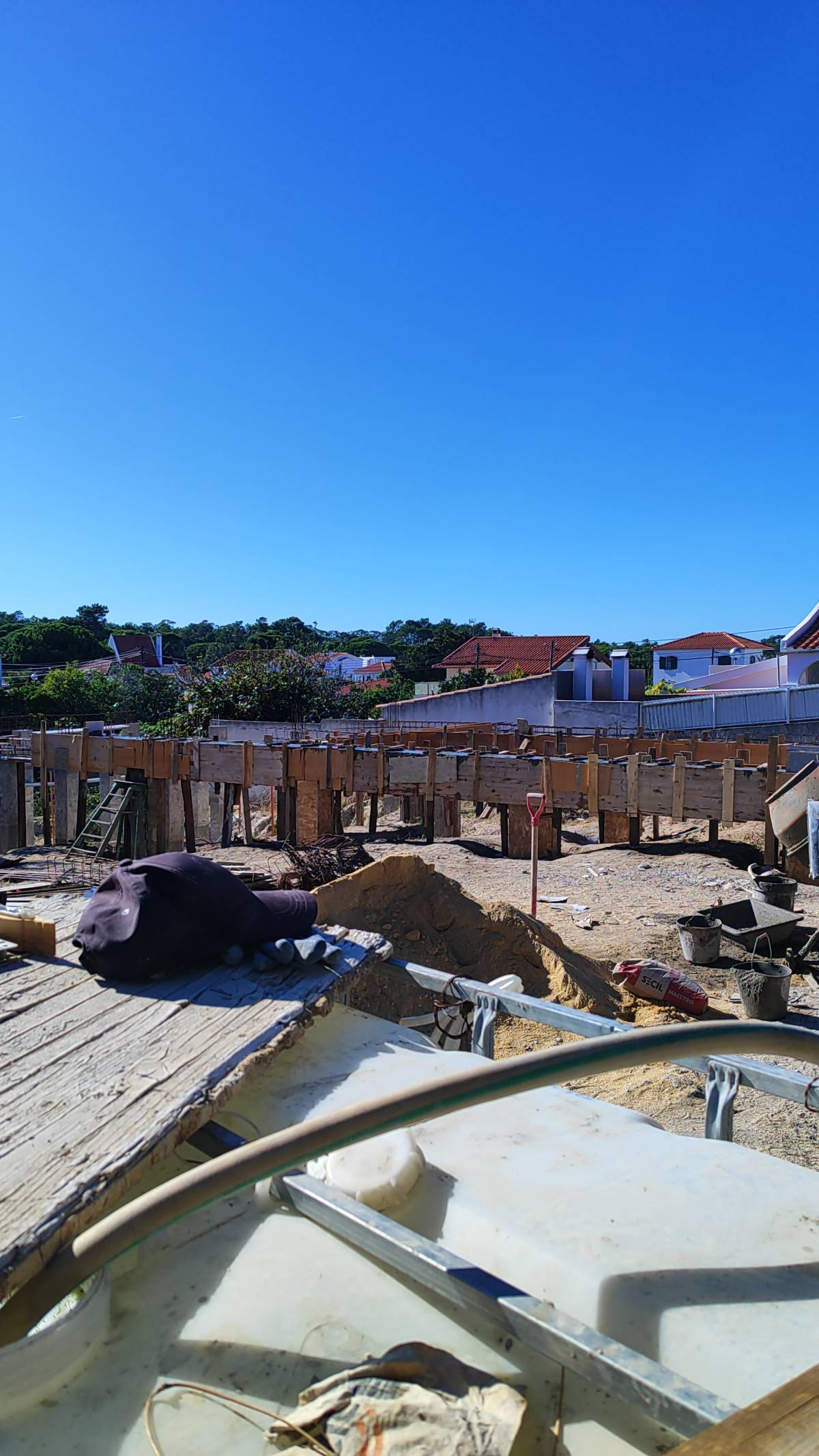 Lucas Torres - Seixal - Design de Logotipos