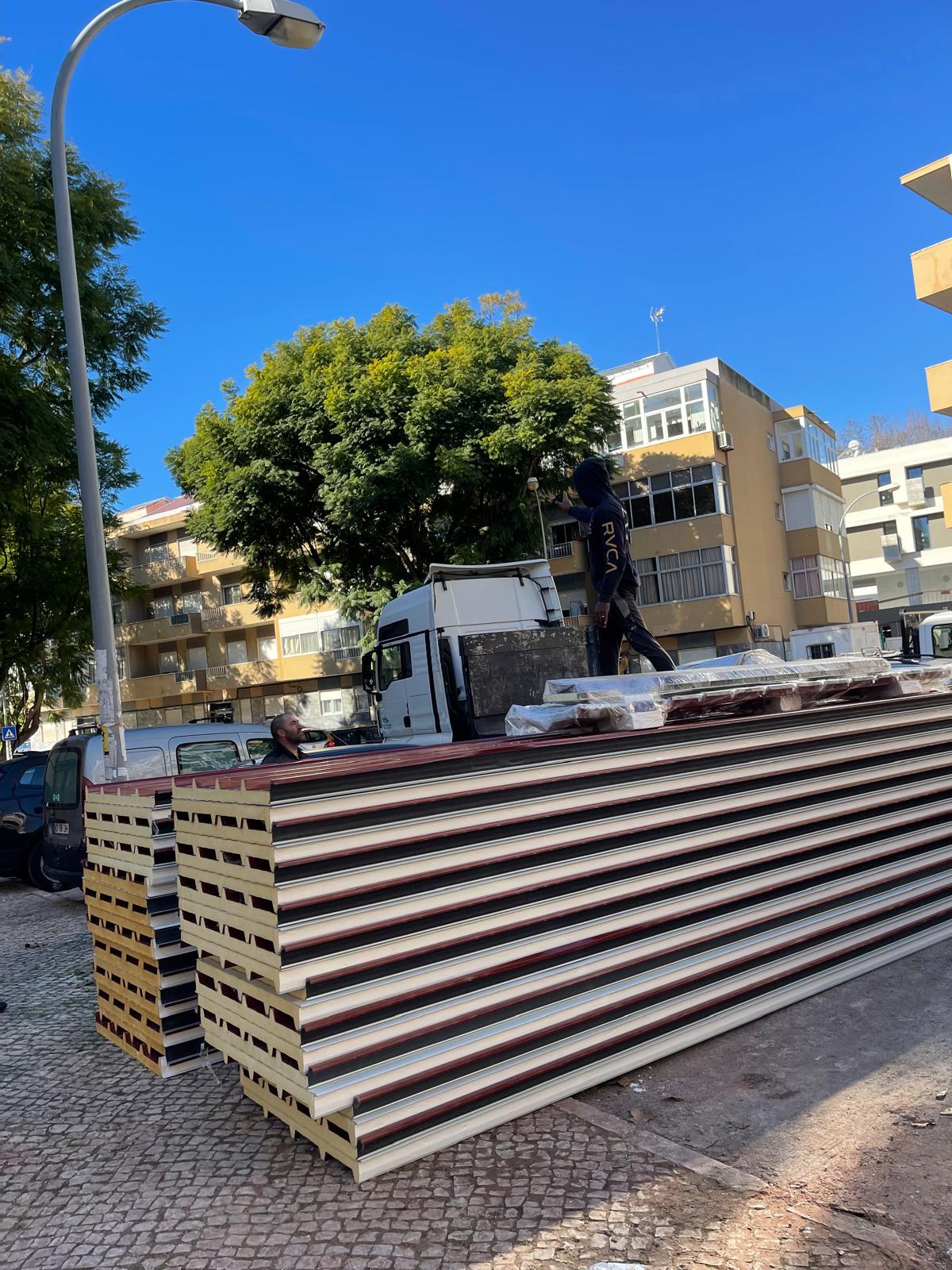 Metalobra - Sintra - Instalação de Cobertura de Pátio