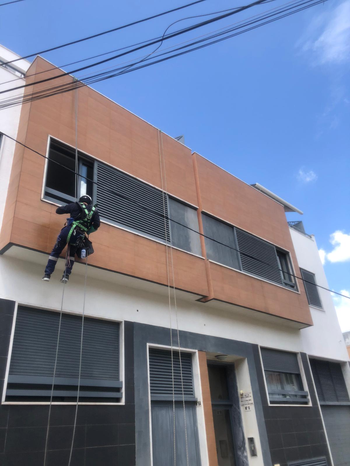 DINIZ WORKTEC SERVICOS ESPECIALIZADOS EM ALTUTA - Setúbal - Pintura Exterior