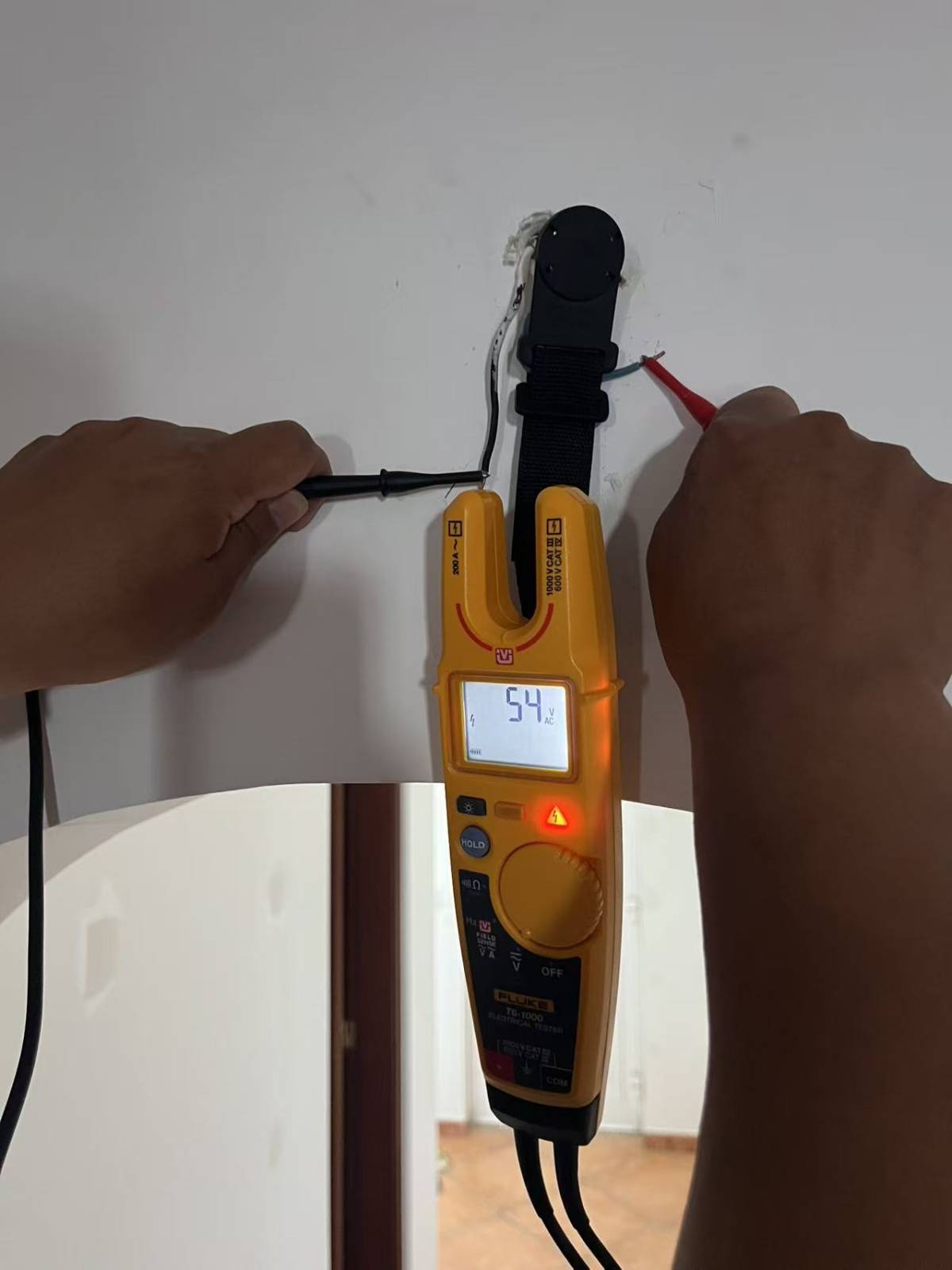 Eletricista (Instalação de Tomadas)