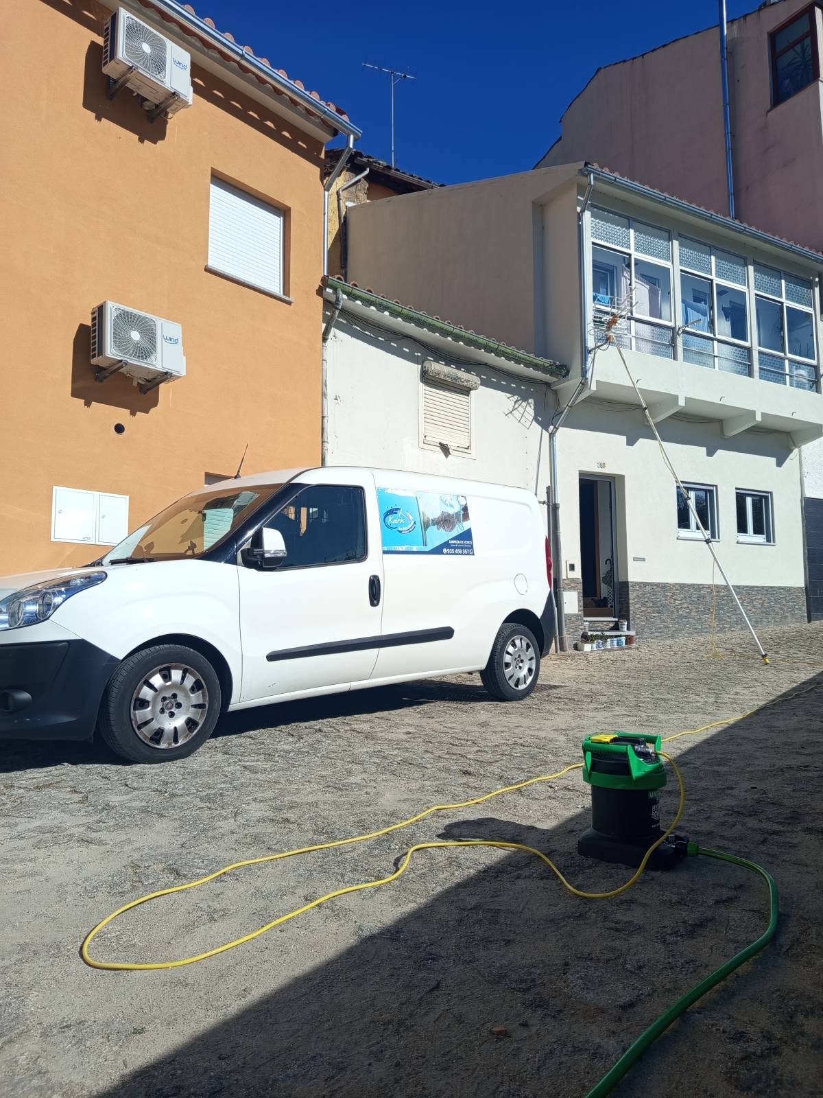 Kairóscleaningservice seus vidros brilhantes - Bragança - Reinigung von Jalousien