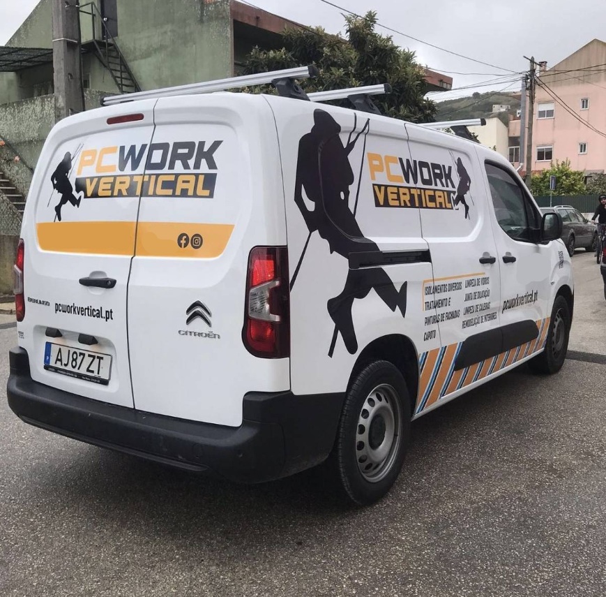 Pc work vertical - Lisboa - Kitchen Remodel