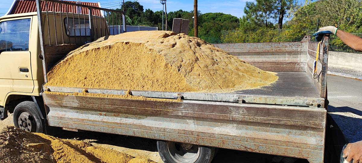 Lucas Torres - Seixal - Designer Gráfico