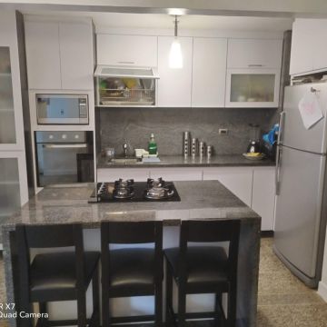 Jamileth Quintero - Aveiro - Nettoyage de fenêtres