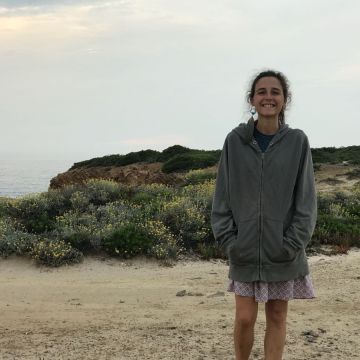 Maria Côrte-Real - Peniche - Deep or Spring Cleaning