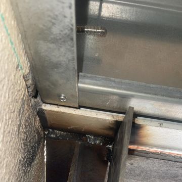 Metalobra - Sintra - Instalação de Porta para Animais de Estimação