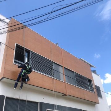 DINIZ WORKTEC SERVICOS ESPECIALIZADOS EM ALTUTA - Setúbal - Pintura Exterior