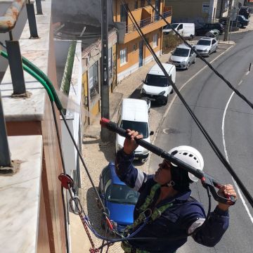 DINIZ WORKTEC SERVICOS ESPECIALIZADOS EM ALTUTA - Setúbal - Roofing