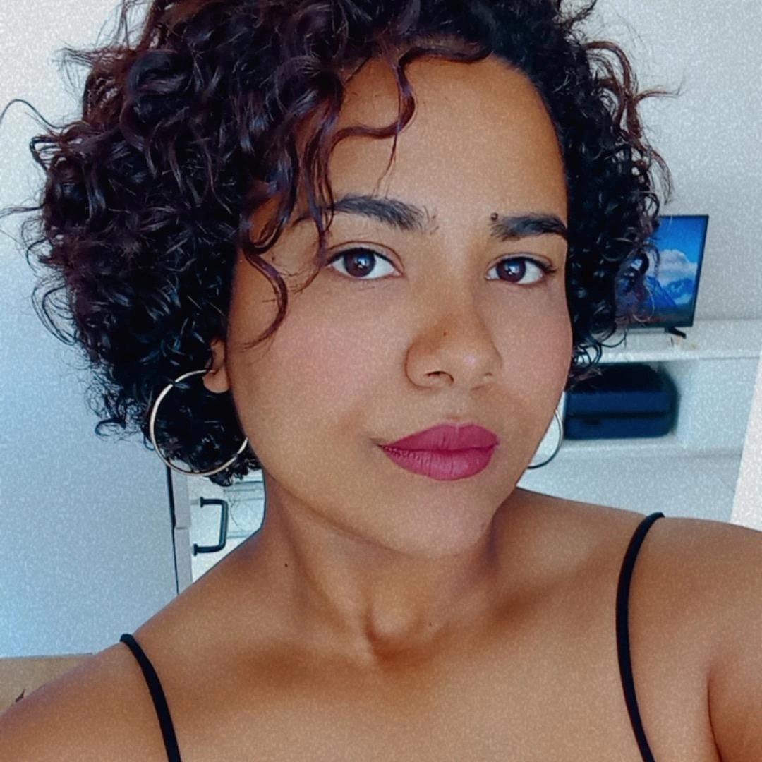 Tayane Alves - Loures - Digital Marketing