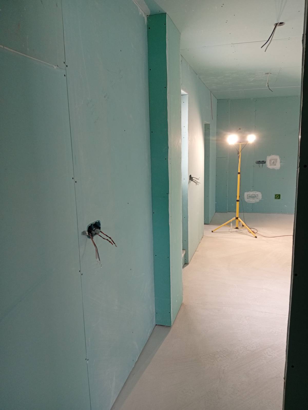 DMS Remodelação Especializada - Leiria - Instalação de Pavimento em Pedra ou Ladrilho
