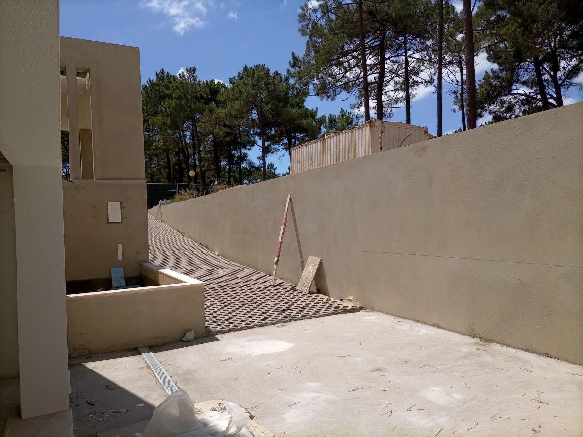 REALIZA EXCELENTE - Vila Franca de Xira - Instalação de Pavimento em Pedra ou Ladrilho