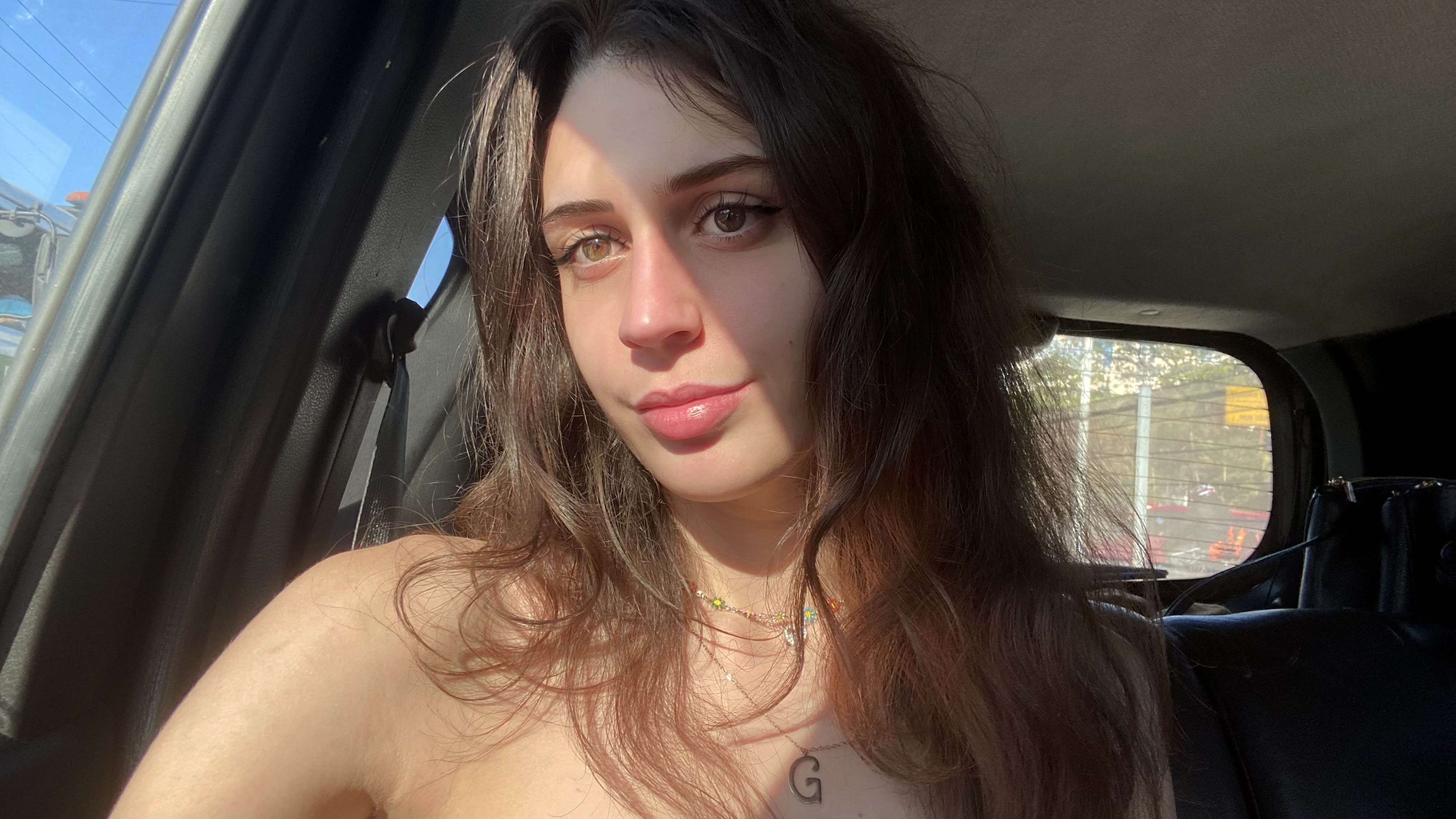 Mariana - Serviços de Limpeza, Babysitting, Petsitting e Explicações - Maia - Lavagem à Pressão
