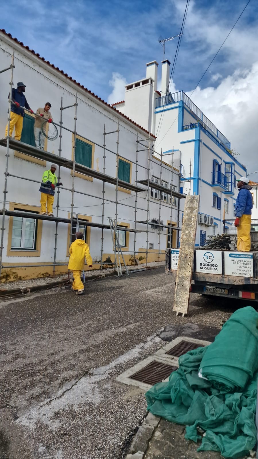 Rodrigo Sequeira Unipessoal Lda - Lisboa - Montagem de Mobiliário ou Equipamento Exterior