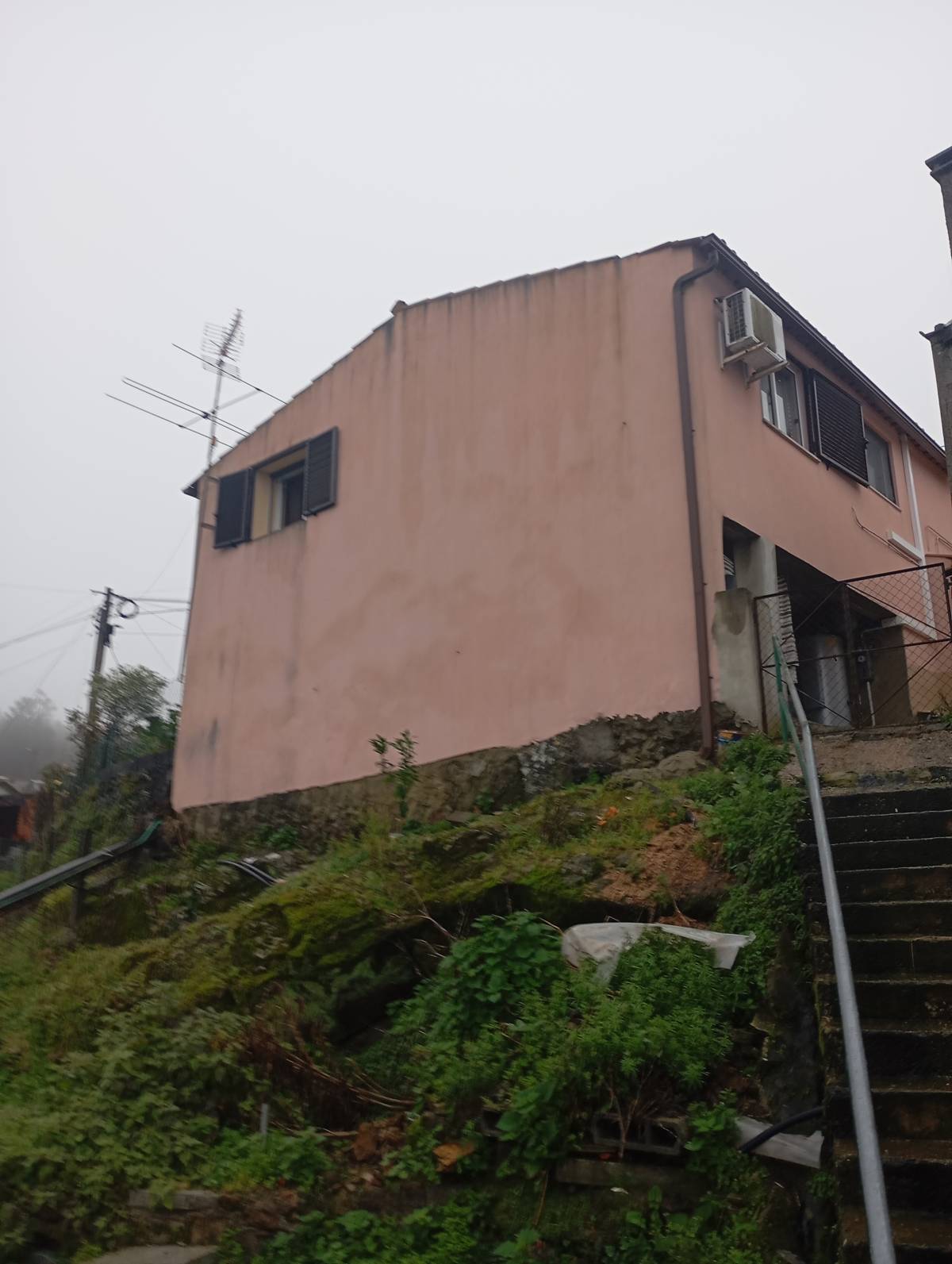 Bernardo Vieira pinturas e remodelações - Leiria - Siding Installation, Repair, or Removal