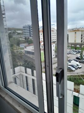 Empresa de Caixilharia de PVC