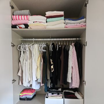 Márcia Maio - Organizadora Profissional - Vila do Conde - Kleiderschrank ordnen / organisieren