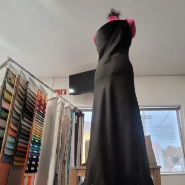 Dennyse Martinez - Loulé - Picture Hanging and Art Installation