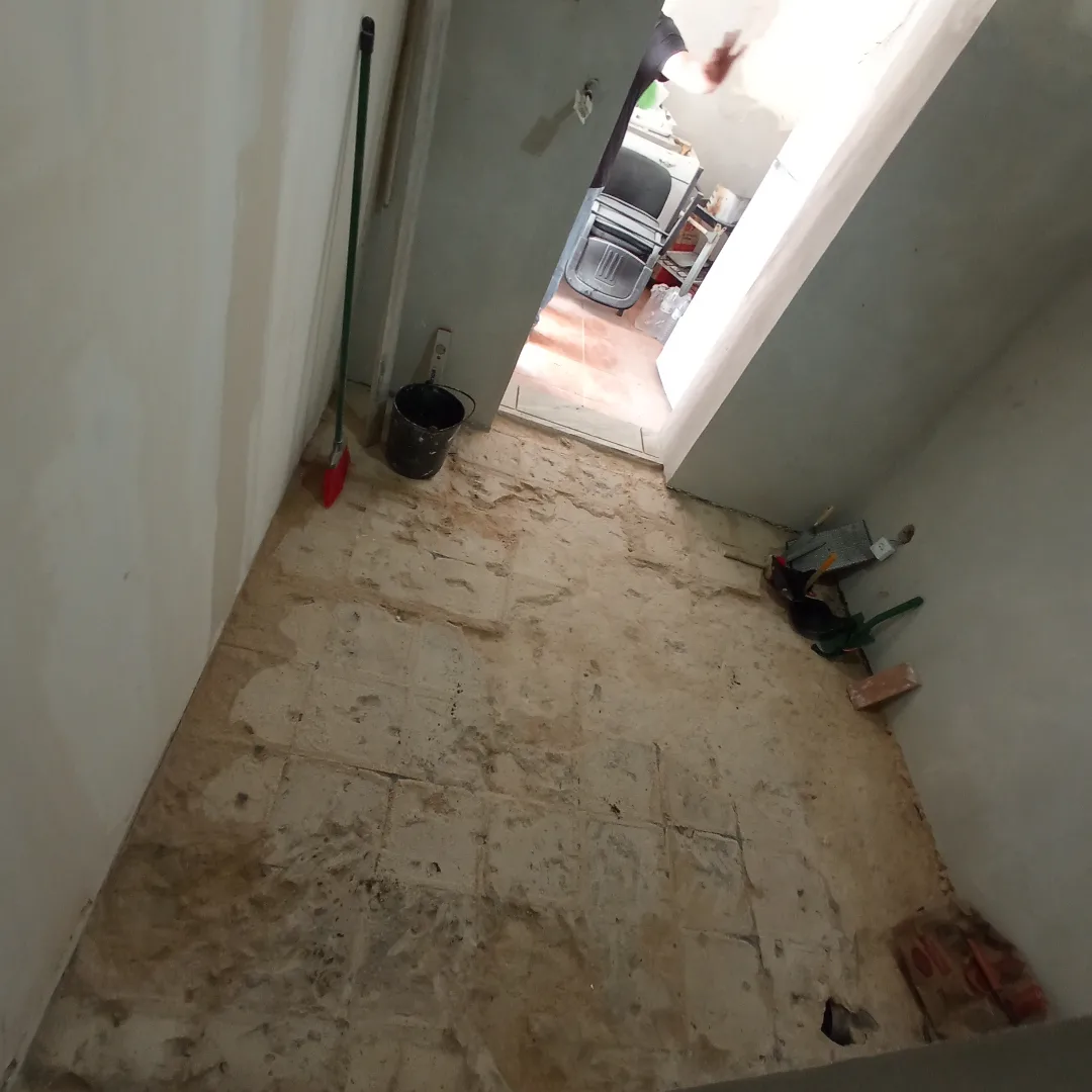 Eduardo Pêgo Construção lda. - Caldas da Rainha - Vinyl- oder Linoleumboden verlegen