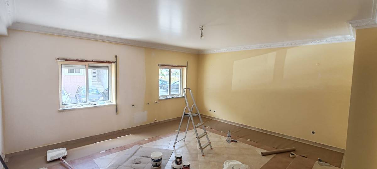 Obras Remodelações e montagens em geral - Sintra - Instalação, Reparação ou Remoção de Revestimento de Parede